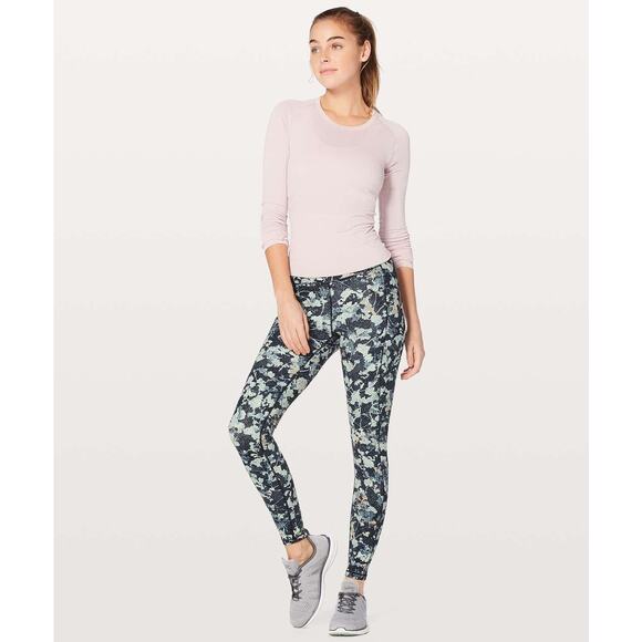 Lululemon Speed Up Tight *Full-On Luxtreme 28" Spring Size 4 - Picture 5 of 5